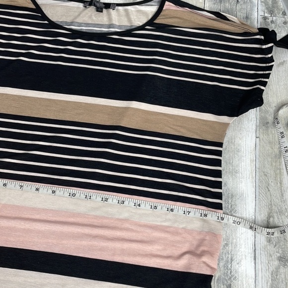 TUTTA Bella maternity blouse. Black, pink & brown. Split shoulder w/ bow. Large - Picture 7 of 10